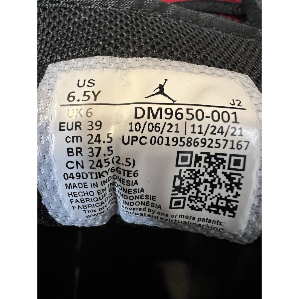 Nike Air Jordan 1 Mid SS Bred Text Black Red GS Size 6.5Y Youth DM9650 001 AJ - Picture 8 of 8